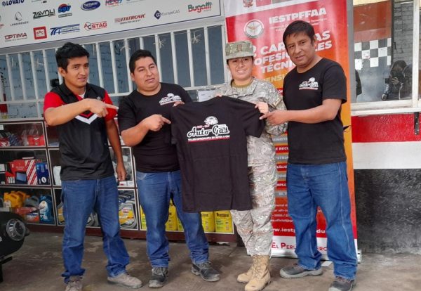 VISITA DEL INSTITUTO DE LAS FUERZAS ARMADAS